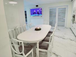 A&G SoDYBA LIUXAPARTAMENT, hotel v destinaci Plunge