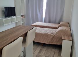 Mirasoles Suites, hotel i Monte Grande