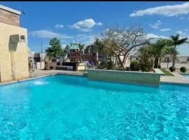 3 Bedroom House wit Pool Access