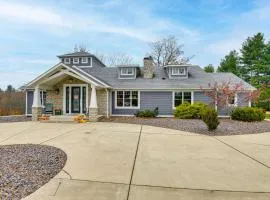Spacious Home w/ Games, 4 fireplaces, 5 acres!