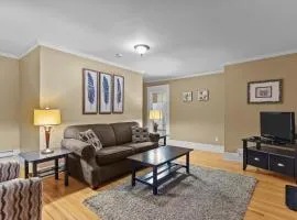 Midstream Modern 2BR Wi-Fi Parking