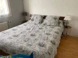 PLIM CIE 2 chambres, sde à l'étage