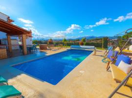 Catalunya Casas Beautiful villa just 25 km from the beach of Lloret de Mar, hotel a Sils