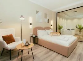 Luxury Apartment with Hot Tub - THE NEST