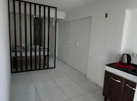 Kitnet a 1,6km da praia