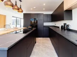 Lux Home Contractors, Parking,Long Stay Saver!