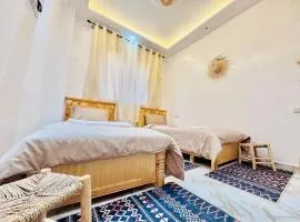 Banana Surf Lodge & Surfcamp