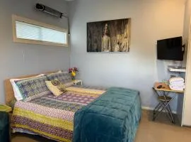 Cosy Caversham Retreat