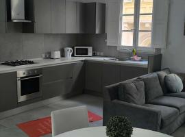 Тhree bedroom house "TEA" -with garage close to the sea -SLIEMA, hotel i Sliema