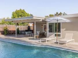 Cozy Modern Haven w Soothing Ambience & Pool