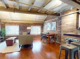 Elegant 2BR 009mi Faneuil HallQuincy Market