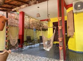 Casa Orquídea VILA- HOSPEDARIA, hotel sa Alter do Chão