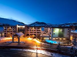 Walk to Mountain Base Studio for 4 & POOL, Hotel in Crested Butte