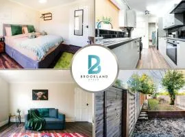 One Bedroom Apartment by Brookland Stays Serviced Accommodation Short Lets London with Free WiFi