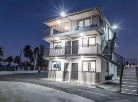 Fully Renovated Beachfront Family Building 2 6 Beds 4 Baths Ocean Views & Terrace
