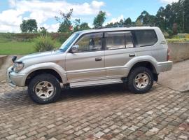 Toyota Landcruiser Prado, vila v destinaci Kampala