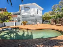 Foreshore Haven - Poolside Comfort near Rye Beach