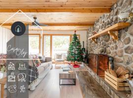 Casa Olej Unforgettable getaway in Tremblant & SPA, hotel in Saint-Rémi-dʼAmherst