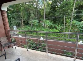 Agape Suites-Room 4- 1st Floor, hotell i Soufrière