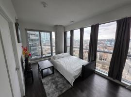 Heart of Toronto 1 Bedroom, 1 Bathroom, 1 free parking, hotel em Toronto