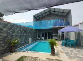 Villa Mis Nietos Armero Guayabal, Tolima, hotelli kohteessa Guayabal