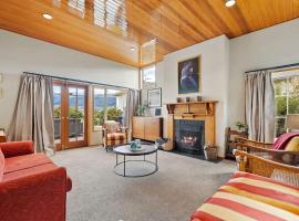 Lakeside Indulgence on Wilmot, hotel near Queenstown Airport - ZQN, Queenstown