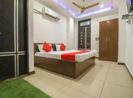 Hotel O Shiv Shankar, ξενοδοχείο σε Dayāl Bāgh