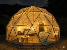 Glamping Familiar Montemoral King Size, Naturaleza y Vista a la Montaña