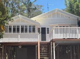 Welcome To Queenslander By The Sea