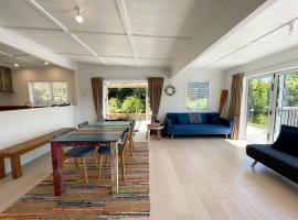 Oneroa Village Oasis By Stay Waiheke, hotel Blackpoolban