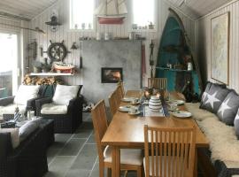 Fishermen's Cabin With Sea View, hotel a Bømlo