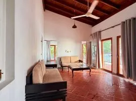 LIV - Unawatuna Beachfront Studio