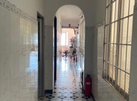 Nhà nghỉ Duy Khải, hôtel à Côn Son