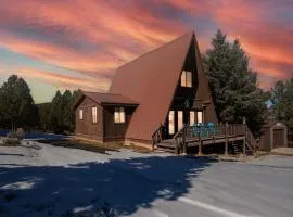 Rustic Mountain Getaway~Golf~Skiing~Hiking