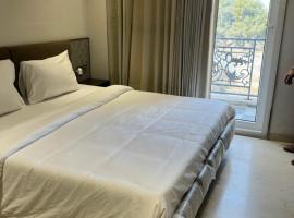 Hotel The Ram Lakhan - Near Ram Mandir Ayodhya Luxurious & Comfortable Stay，位于Ayodhya的酒店