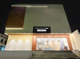 Super Townhouse Oak Army Aviation Base Jhansi, hotel v destinaci Džhánsí