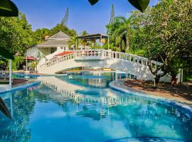 Sashas Holiday Village, hotel v destinaci Vagator