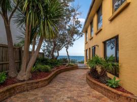 Hasta Manyana ocean front villa, hotel in Manyana