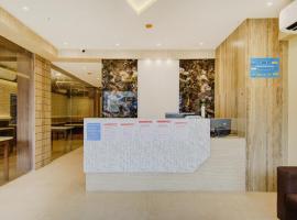 Super Townhouse OAK Seventy Seven: Dum Dum şehrinde bir otel