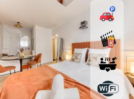 Sienna Velvet Room - Balneo & Cinema - Ligne 9, hôtel à Montreuil