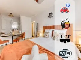 Sienna Velvet Room - Balneo & Cinema - Ligne 9