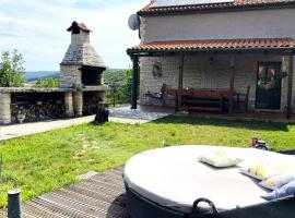 Villa Ruby beachfront by Villas Guide, ξενοδοχείο σε Silo