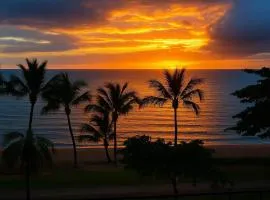 Sunset Penthouse -Ocean Views - 3 Balconies - Best on the Strand Townsville