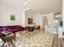 Heart of Valletta 2BR Apartment with Patio