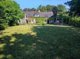 1010 Maison atypique en pierre à La Ville Berneuf