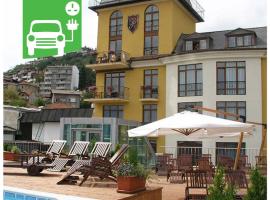 Hotel Premier - Veliko Tarnovo City Center, Panorama View，大特爾諾沃的飯店