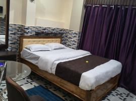 Hotel gayatri，位于Nalbāri的酒店