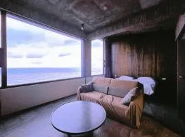 窗外的海民宿 - 門口好停車-免費泡麵飲料-遠雄海洋公園旁