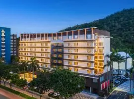 Atour Hotel Zhuhai Lover's Road Love Post Office