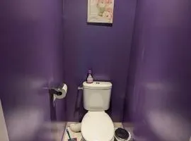 Chambre Violette, Maison d'hôtes Les Accacias